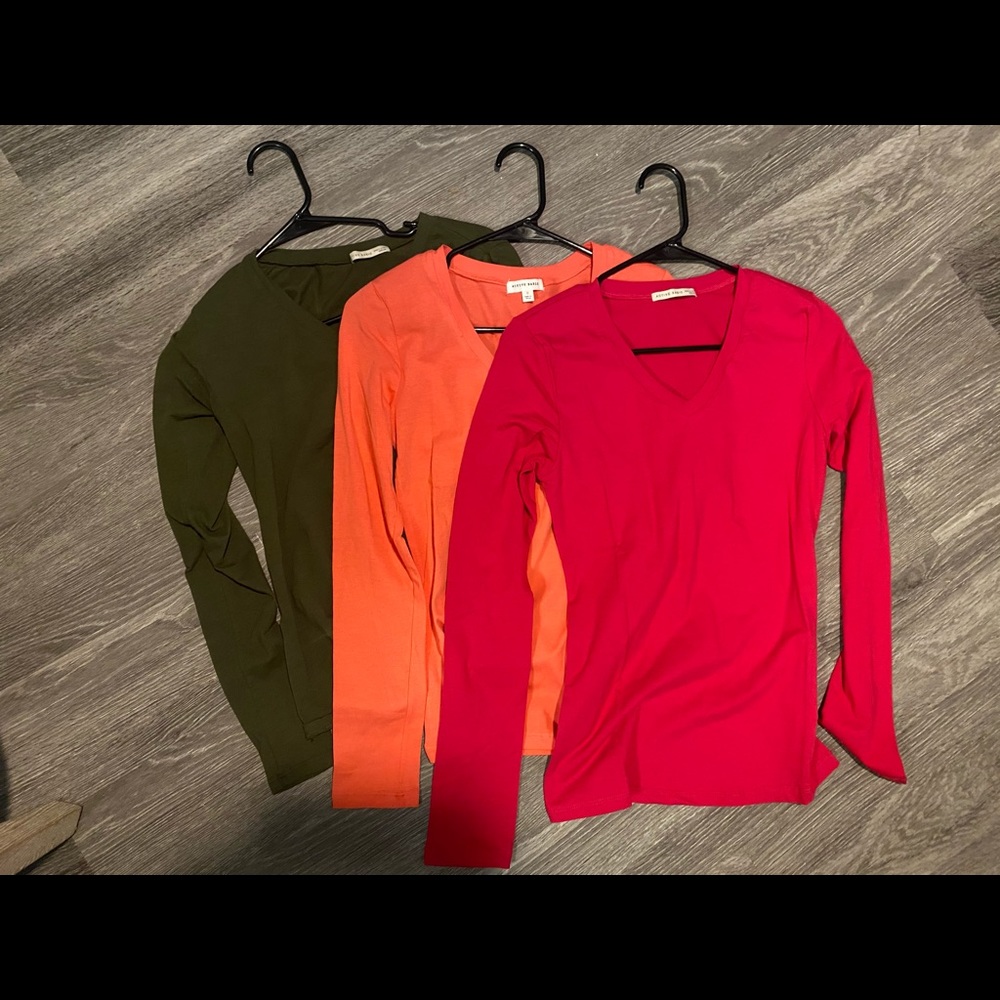 THREE MEDIUM V Neck Active Basic Long Sleeve Tops